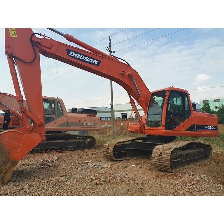 Daewoo 220lc-7 300 420 Excavateur d'occasion Doosan 220 de Corée du Sud avec un seau de 4m3