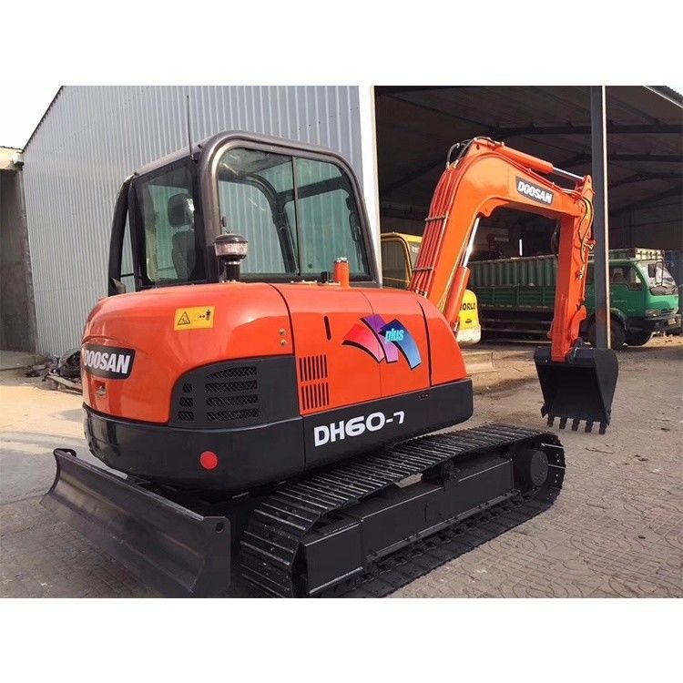 Corée du Sud Utilisé Doosan DH60-7 60 60DX Petite mini-pelée avec pompe hydraulique d'origine
