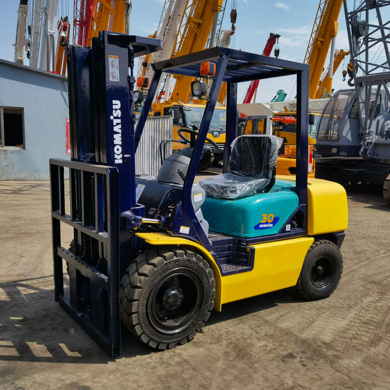 90% de la source d'alimentation manuelle du chariot élévateur KOMATSU FD30 à Longhua avec FD40 FD50 FD70