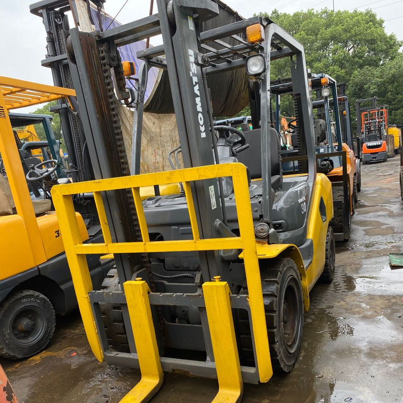 Faites bouger votre épicerie avec le chariot élévateur diesel Komatsu FD30 3 Tonnes FD25 FD40 FD50