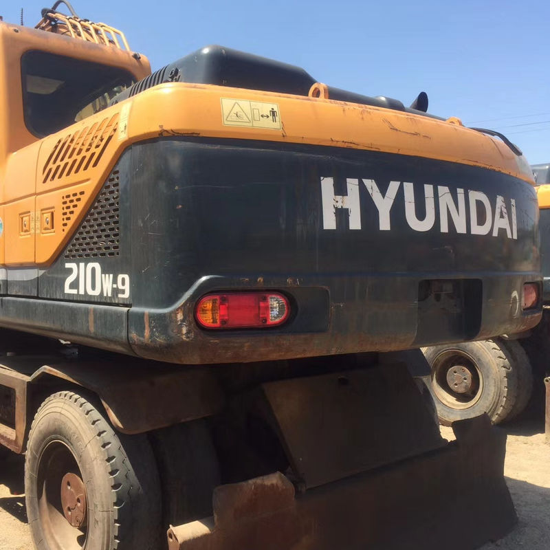 Excavateur à roues Hyundai 210-9 d'occasion de 15 tonnes avec capacité de seau de 4 m3