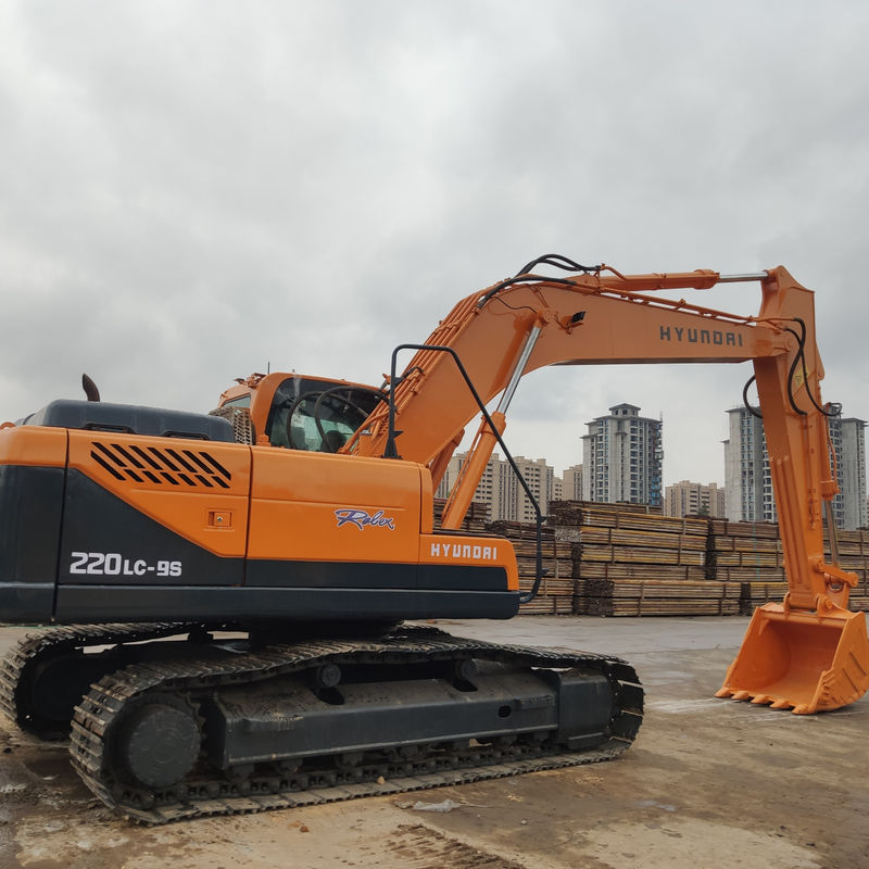 En bon état Hyundai 220-9s Excavateur 22000 KG Poids de la machine 0-2000 heures de travail