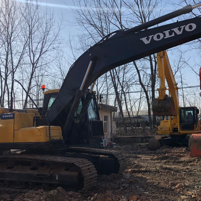 Vente aux enchères de 20 tonnes d'excavatrice Volvo EC200D pour équipements de construction lourds, modèle 2019