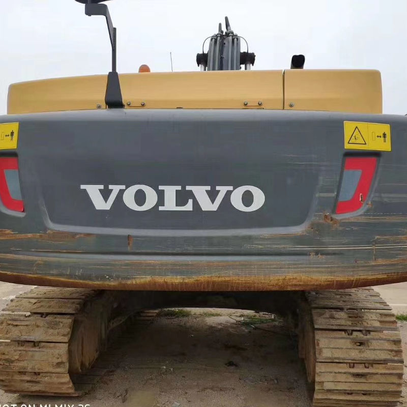 Excavateur Volvo EC250DL d'occasion de 0 à 2000 heures de travail et de 25 tonnes de poids de fonctionnement
