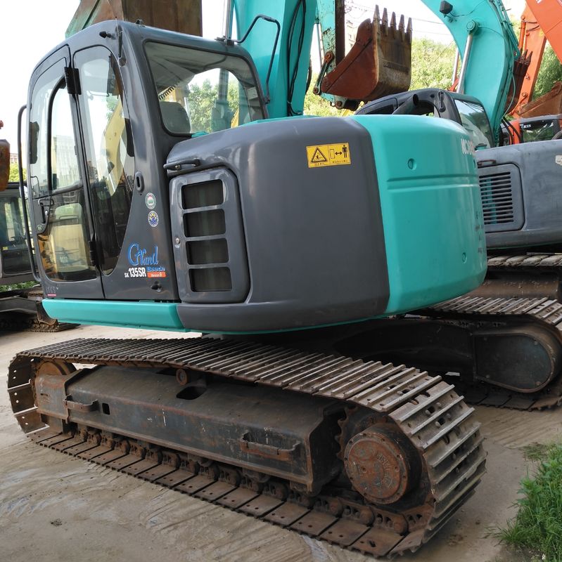 Capacité de charge nominale de 3 tonnes Valve hydraulique d'origine utilisée Kobelco SK135 Excavateur à rampe