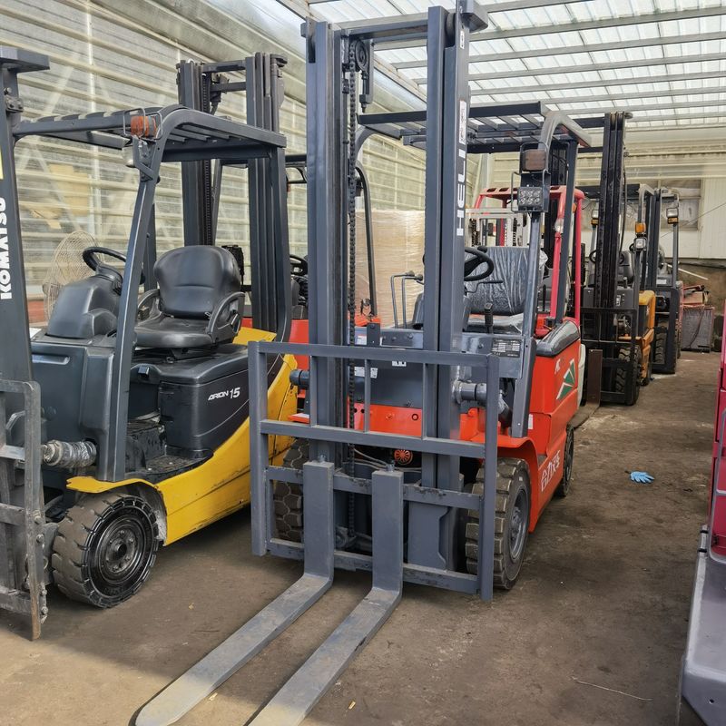18000 kg Poids Orange Petit chariot élévateur à 3 étages