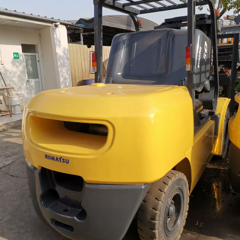 5 tonnes Japon Original Komatsu FD50-7 chariot élévateur diesel à Shanghai avec une longueur de fourchette de 1200 mm