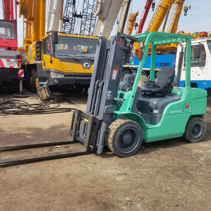 Conditions de travail stables Mitsubishi de seconde main 3 tonnes FD30 chariot élévateur à fourchette 180 mm de largeur