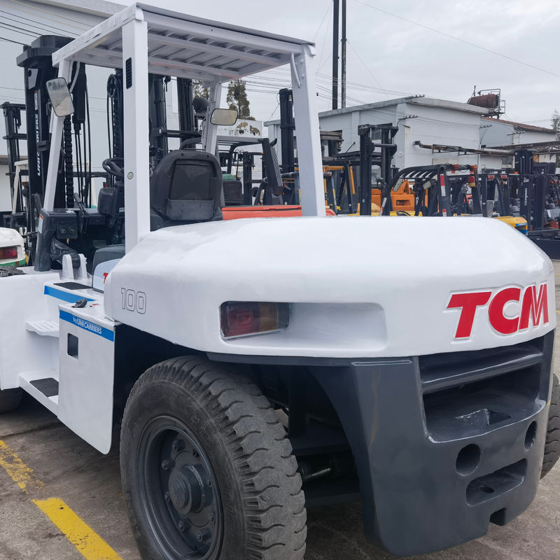 Consommation 10 tonnes TCM FD100Z 2 étape 4 mètres chariot élévateur à fourche utilisé pour ateliers de réparation de machines