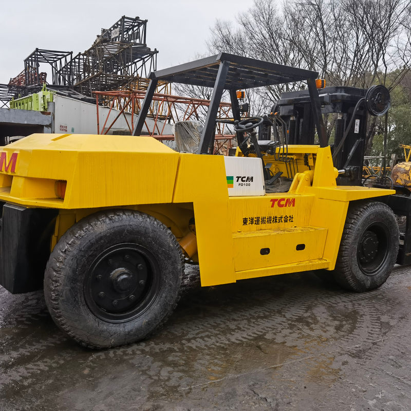 TCM FD100 chariot élévateur diesel de 10 tonnes avec hauteur de levage de 3 m et largeur de fourchette de 4,5 m à Shanghai
