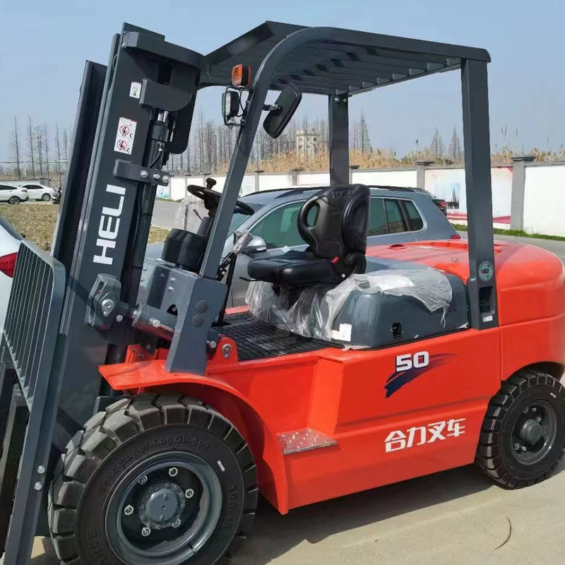 Le puissant chariot élévateur diesel CPCD35 3 tonnes 3,5 tonnes 5 tonnes pour les terrains accidentés à Shanghai