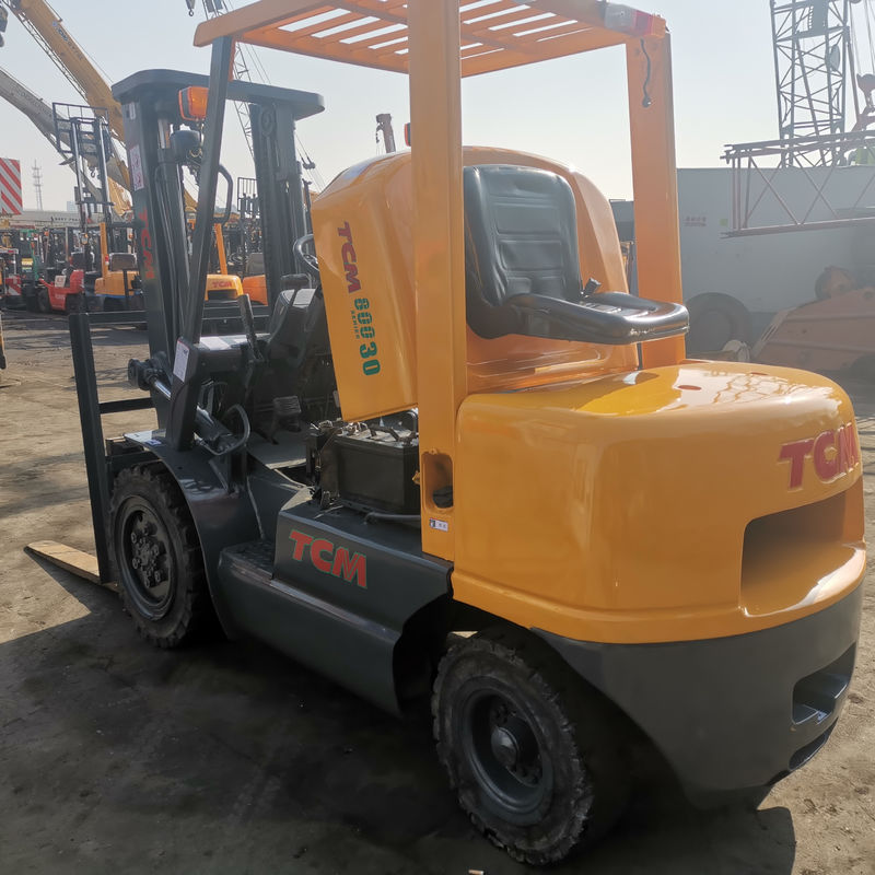 Camions élévateurs à 3 tonnes diesel fabriqués au Japon par TCM FD30 FD50 FD70 pour les ateliers de réparation de machines
