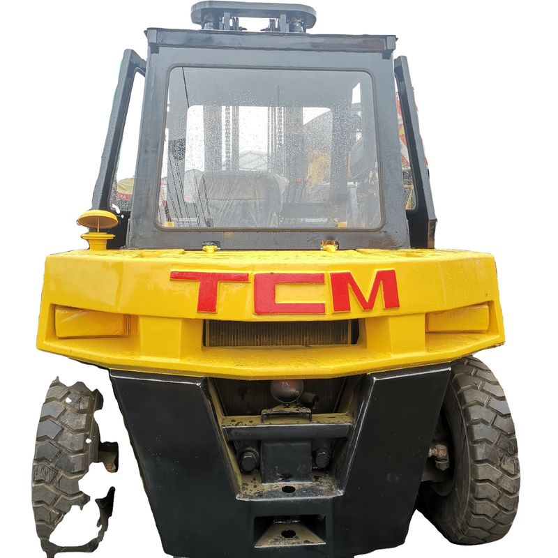 TCM FD70Z8 utilisé chariot élévateur avec dents automatiques et source d'alimentation moteur diesel à Shanghai