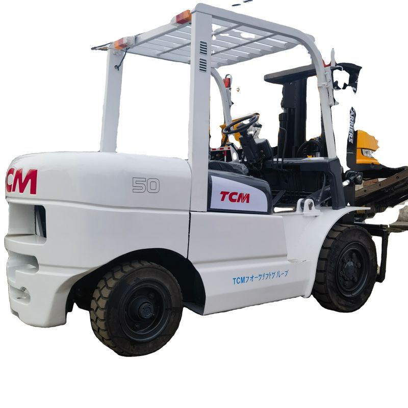 TCM FD50 élévateur à 5 tonnes élévateur à fourche d'occasion avec moteur diesel à faible consommation de carburant