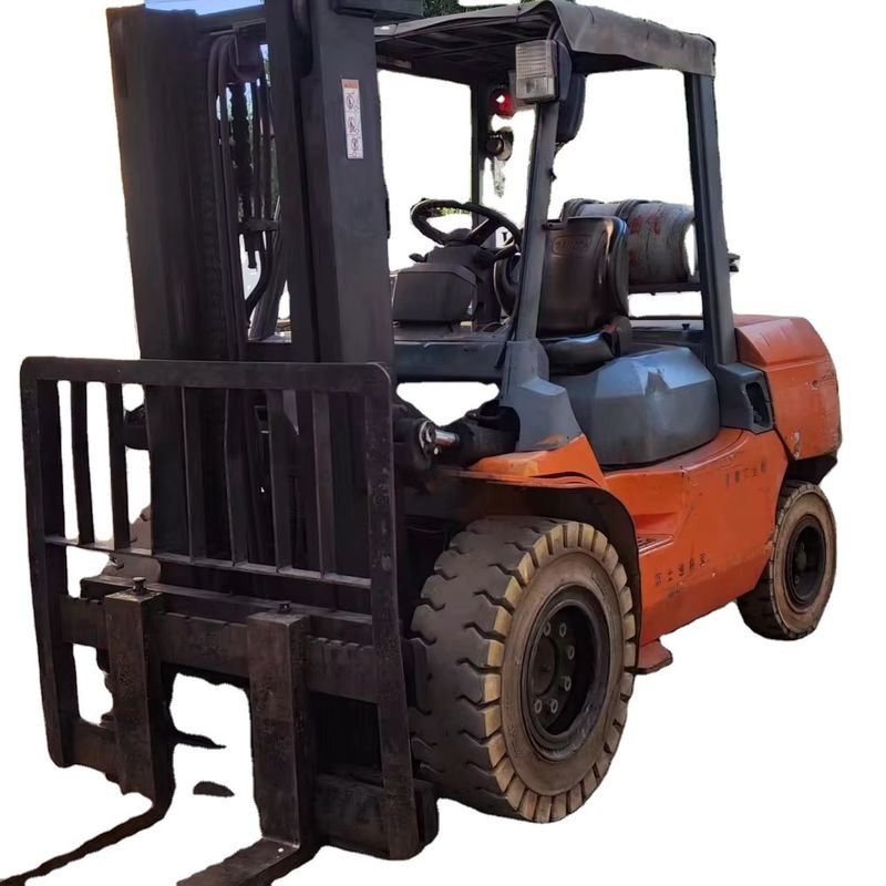 Camion élévateur Toyota FD50 d'occasion de 5 tonnes avec un poids de 5000 kg et un bon travail en bon état